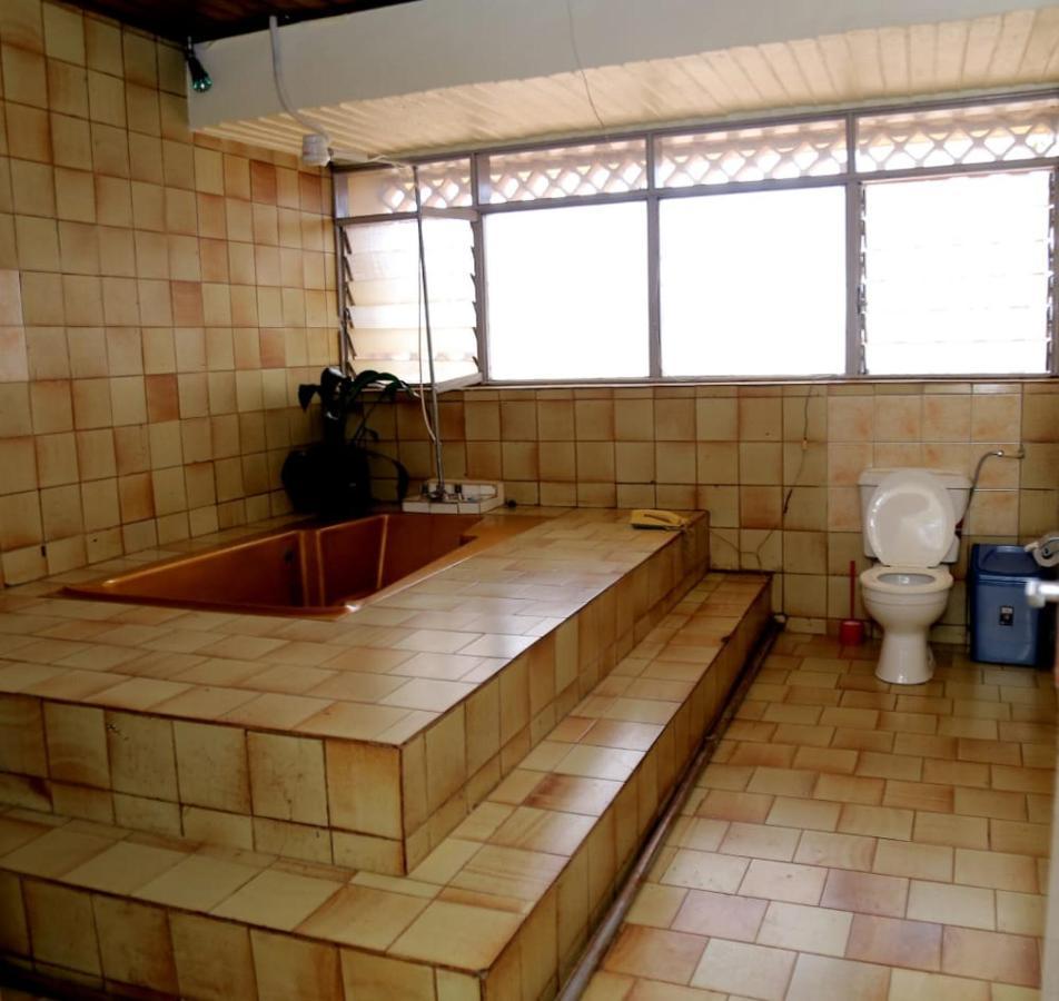 Hotel Diplomaté Muyenga Extérieur photo