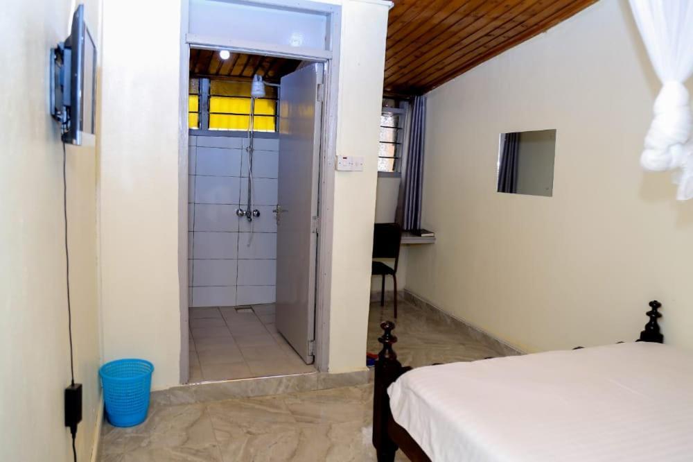 Hotel Diplomaté Muyenga Extérieur photo